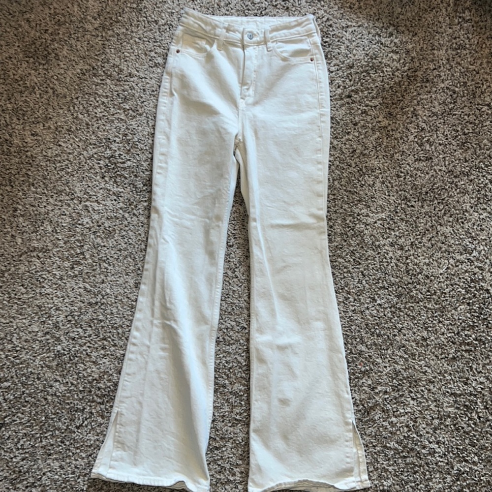 Old Navy size 0 higher high rise bell bottom cream jeans